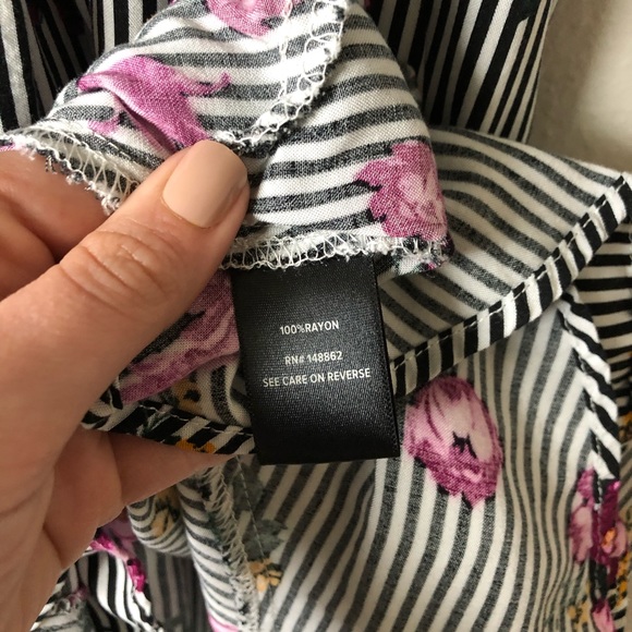 Torrid Floral Stripe Challis Wrap Dress Size One - Picture 9 of 13